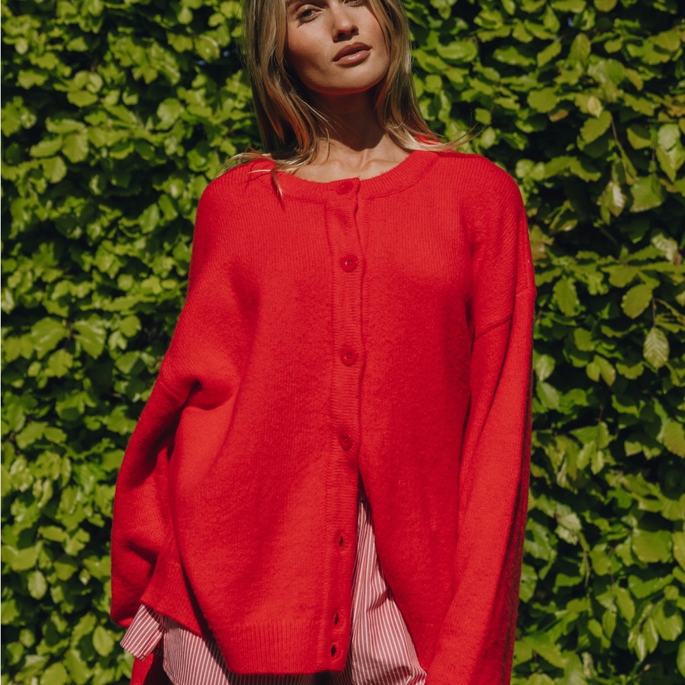 OVERSIZED BUTTON UP SWEATER I